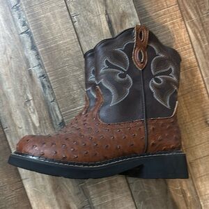 Brown roper, women size 5 new, never worn no box